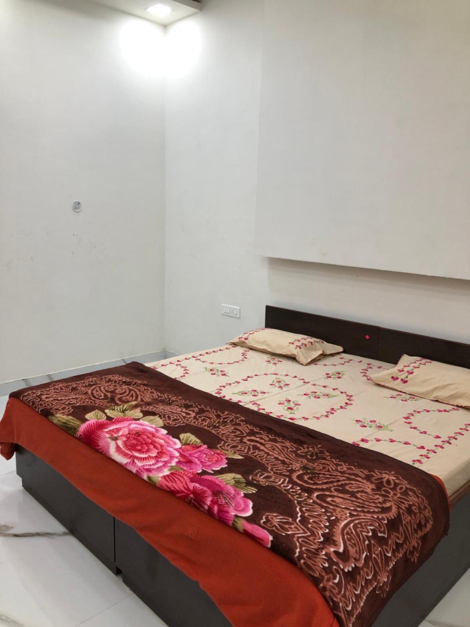 Ramaya Home Stay Varanasi Eksteriør bilde